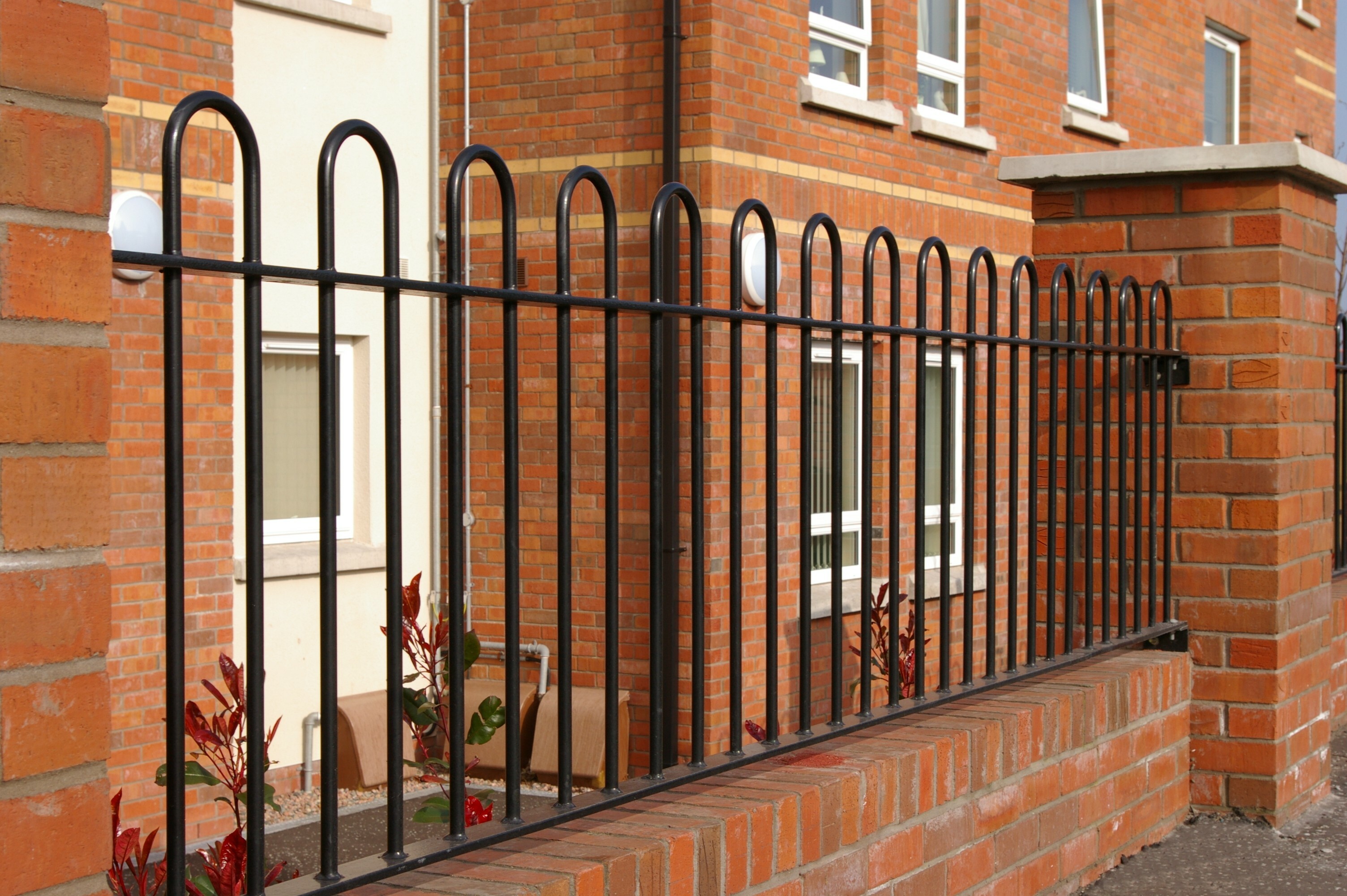 Bow top railings